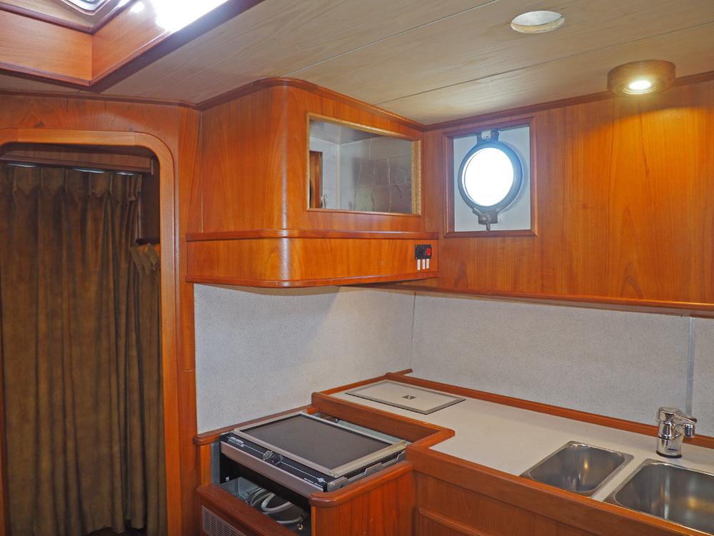 Saloon, Accommodation